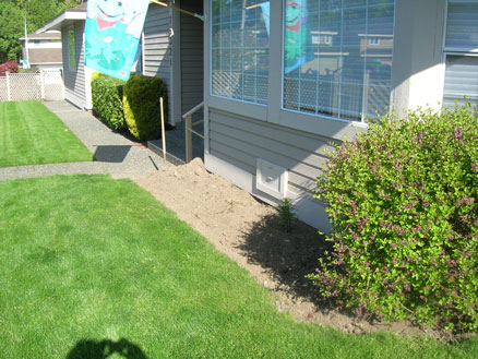 Residential Landscape Curbing for Easy Garden Maintenance - Before